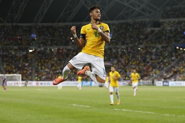 Neymar anota cuatro goles y Brasil vence a Japón