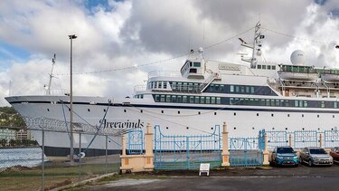 Crucero es puesto en cuarentena en isla caribeña por sarampión