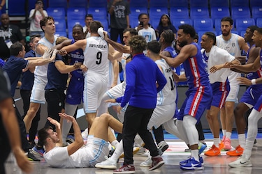 Gresca entre Argentina y República Dominicana marcó el domingo de AmeriCup