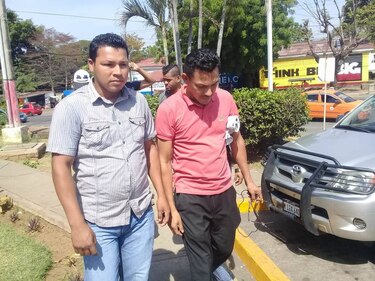 Comer callado: la vida de los empleados públicos en Nicaragua