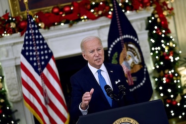 ‘Estamos preparados’ ante Ómicron, no es como en marzo 2020, dice Biden