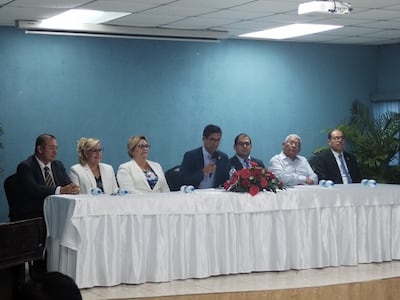 Navarro presenta a su equipo de trabajo y anticipa los retos de su gestión en la Unachi 