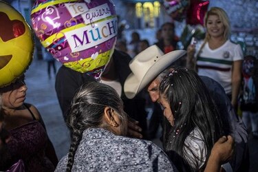 Estados Unidos reúne a 364 niños migrantes con sus familias
