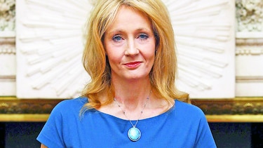 Acusada de transfobia, la escritora J.K. Rowling revela haber recibido amenazas de muerte