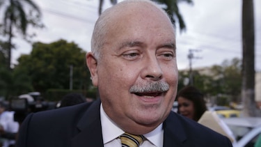 Miguel Antonio Bernal se notifica de suspensión