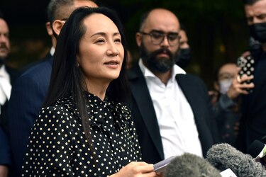 Liberan en Canadá a ejecutiva de Huawei tras acuerdo con Estados Unidos