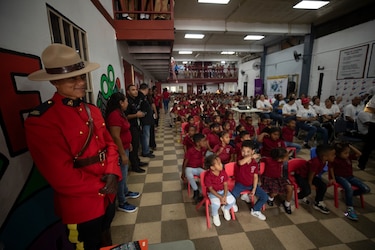 Embajada de Canadá celebra su Día Nacional con estudiantes de Curundú