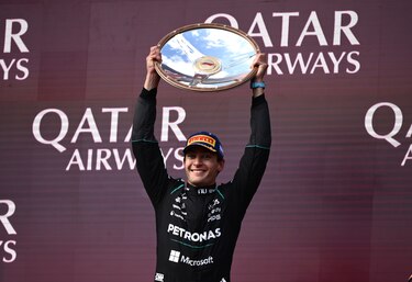 Russell desinfla la ‘rebeldía’ de Ferrari; Sainz acaba 15º y Alonso abandona