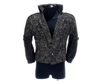 Subastarán chaqueta que llevaba  Prince en 'Purple Rain'