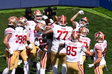 Los 49ers devoran a los Rams ante 100 mil espectadores en Melbourne