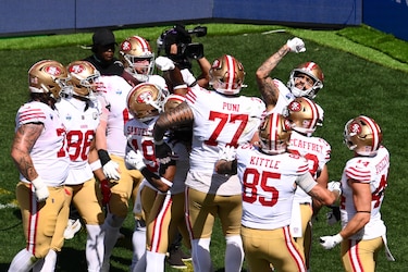 Los 49ers devoran a los Rams ante 100 mil espectadores en Melbourne