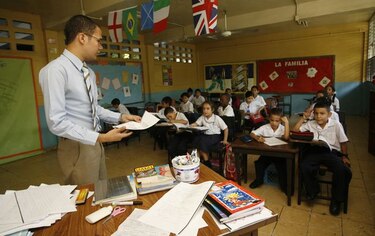 Meduca ha nombrado a 2 mil 900 docentes para año lectivo 2015