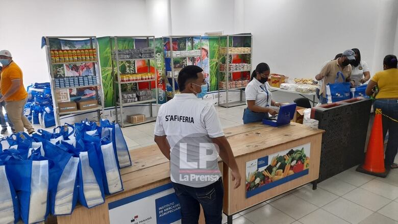 Reabren las agrotiendas en Calidonia y Santa Librada en medio de quejas por su horario   