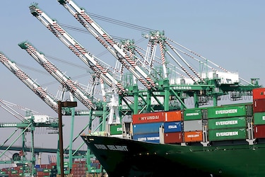 Déficit comercial de Estados Unidos cerró en enero en $68,300 millones