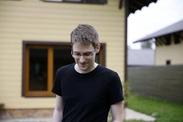 Edward Snowden recibe en Rusia premio de literatura privado