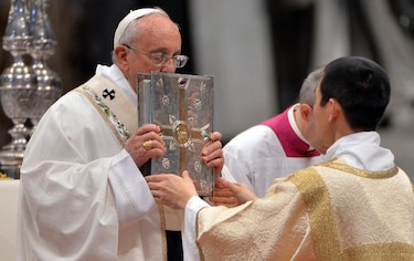 El papa Francisco se solidariza con el 'cansancio' de los sacerdotes