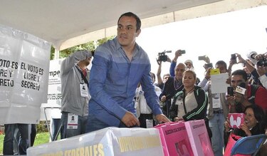 Exfutbolista y alcalde mexicano Cuauhtémoc Blanco levanta huelga de hambre