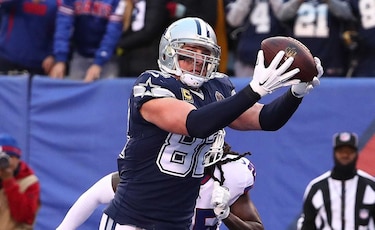 Panthers frenan a los Vikings