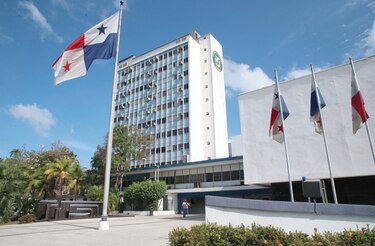 Hasta este viernes recibirán hojas de vida para  defensor