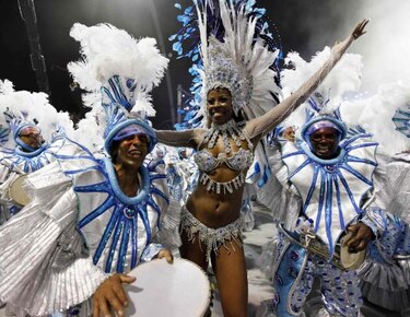 Lula y los astros de la música popular brasileña, unidos por la samba