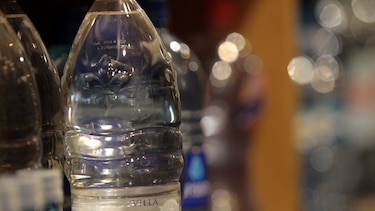 Ministerio de Salud lanza advertencia a empresas embotelladoras de agua