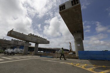 Anuncian cierres parciales en Tocumen por montaje de vigas del ramal del Metro al aeropuerto