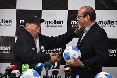 La selección de Panamá revela el balón que usará como local