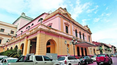 Nueva fecha para presentación de ofertas sobre teatro