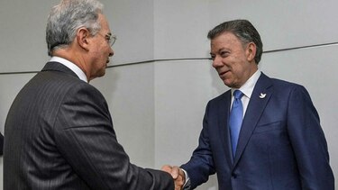 Papa Francisco convocó a Santos y Uribe a una reunión en el Vaticano