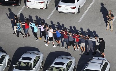 Joven que se salvó del tiroteo en Parkland se suicida agobiada por la culpa