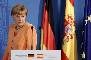 Merkel apoya la candidatura del español Luis de Guindos a presidir el Eurogrupo