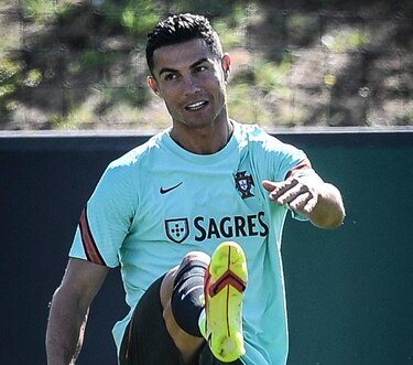 Cristiano Ronaldo firmó un contrato por dos años con el Manchester United