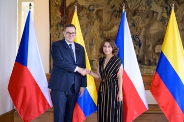 Laura Sarabia, canciller saliente colombiana, aboga por mantener un diálogo franco y constructivo con Estados Unidos