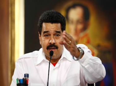 Maduro comienza un año de duros desafíos con cambio de Gobierno