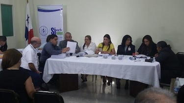 Tres consorcios se interesaron en el suministro de 48 ambulancias para la CSS