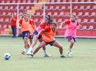 Panamá entrenará en Colombia de cara a la repesca del Mundial femenino