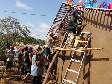 Reviven junta de embarra para que tradiciones no desaparezcan