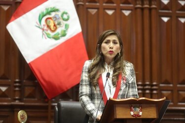 Presidenta del Congreso de Perú ve ‘poco creíble’ que  Castillo desconozca la corrupción de su entorno