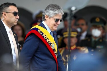 El presidente de Ecuador viaja a Houston para someterse a chequeo quirúrgico