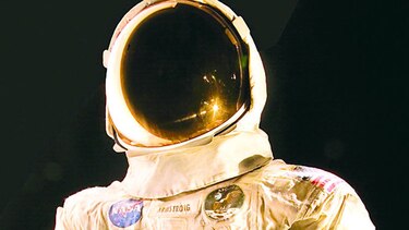 Campaña por traje espacial