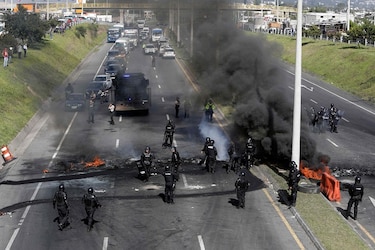 Presidente de Ecuador declara estado de excepción en tres provincias por protestas indígenas