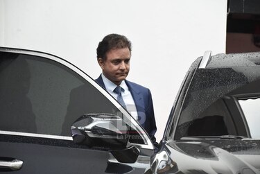 El contralor Solís defiende la opacidad del Ifarhu y reconoció que él también recibió un auxilio: ‘tenía derecho a ello’