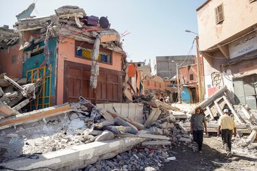 Ascienden a 1,305 los muertos y a 1,832 los heridos en el terremoto de Marruecos