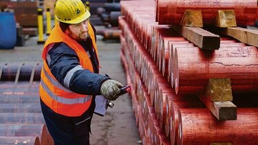 Producción manufacturera en Chile cayó 2.4%