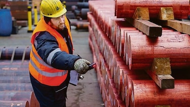 Producción manufacturera en Chile cayó 2.4%