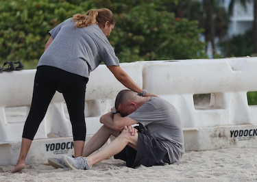 Se eleva a cinco el balance de fallecidos en derrumbe de un edificio en Miami