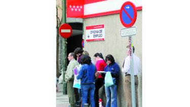 Desempleo en la zona euro cayó a 8.8%