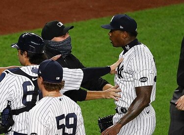 Las Grandes Ligas suspenden al cubano Chapman y los mánagers Boone y Cash