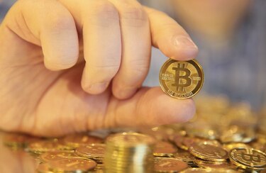 Criptomonedas salen a flote pese a obstáculos iniciales  