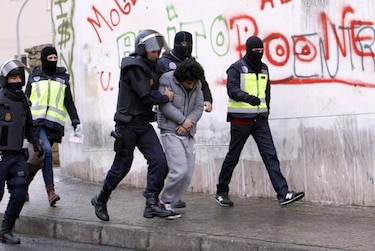 Policía australiana detiene a yihadistas del EI que planeaban decapitación en Sídney
